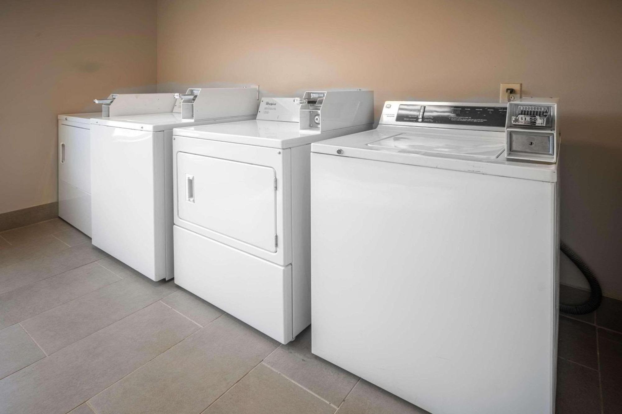 Country Inn & Suites By Radisson, Rocky Mount, Nc Bagian luar foto